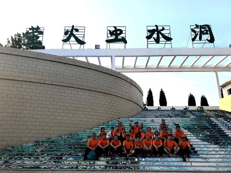 豪魯啤酒設(shè)備合影