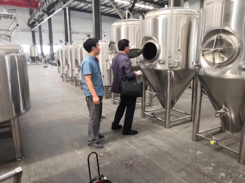 精釀啤酒設(shè)備 精釀啤酒設(shè)備