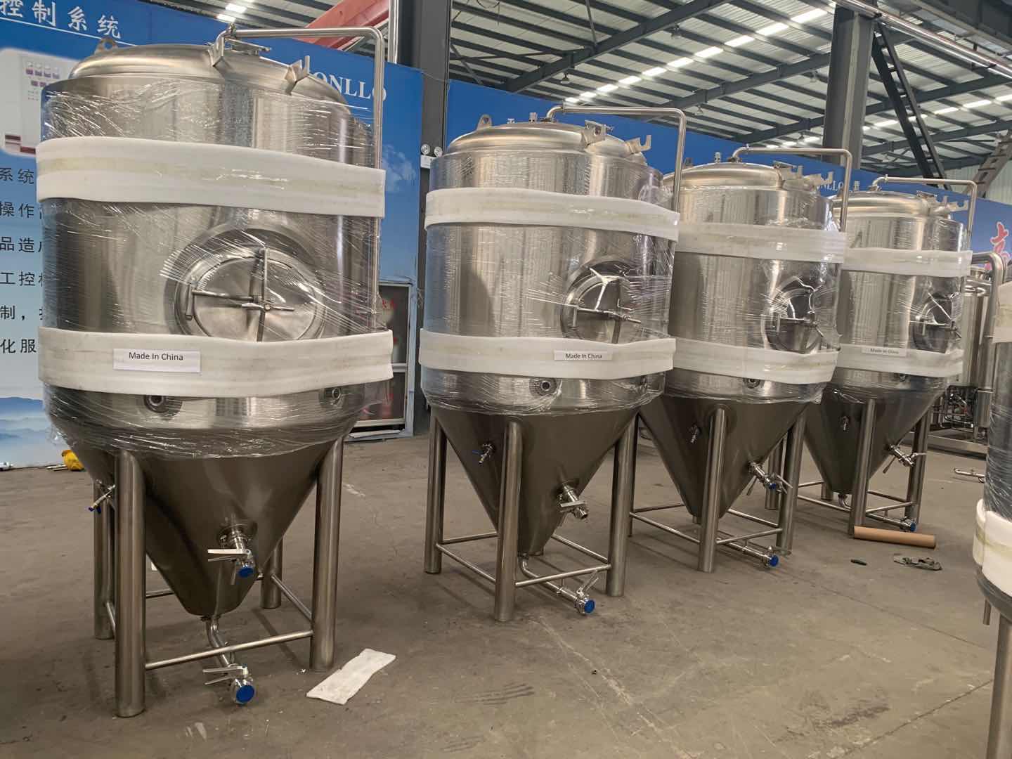 啤酒設(shè)備發(fā)酵罐